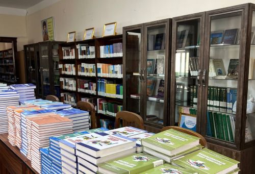 Oqıw hám ilimiy ádebiyatlar universitet imaratlarına jetkerip berilmekte